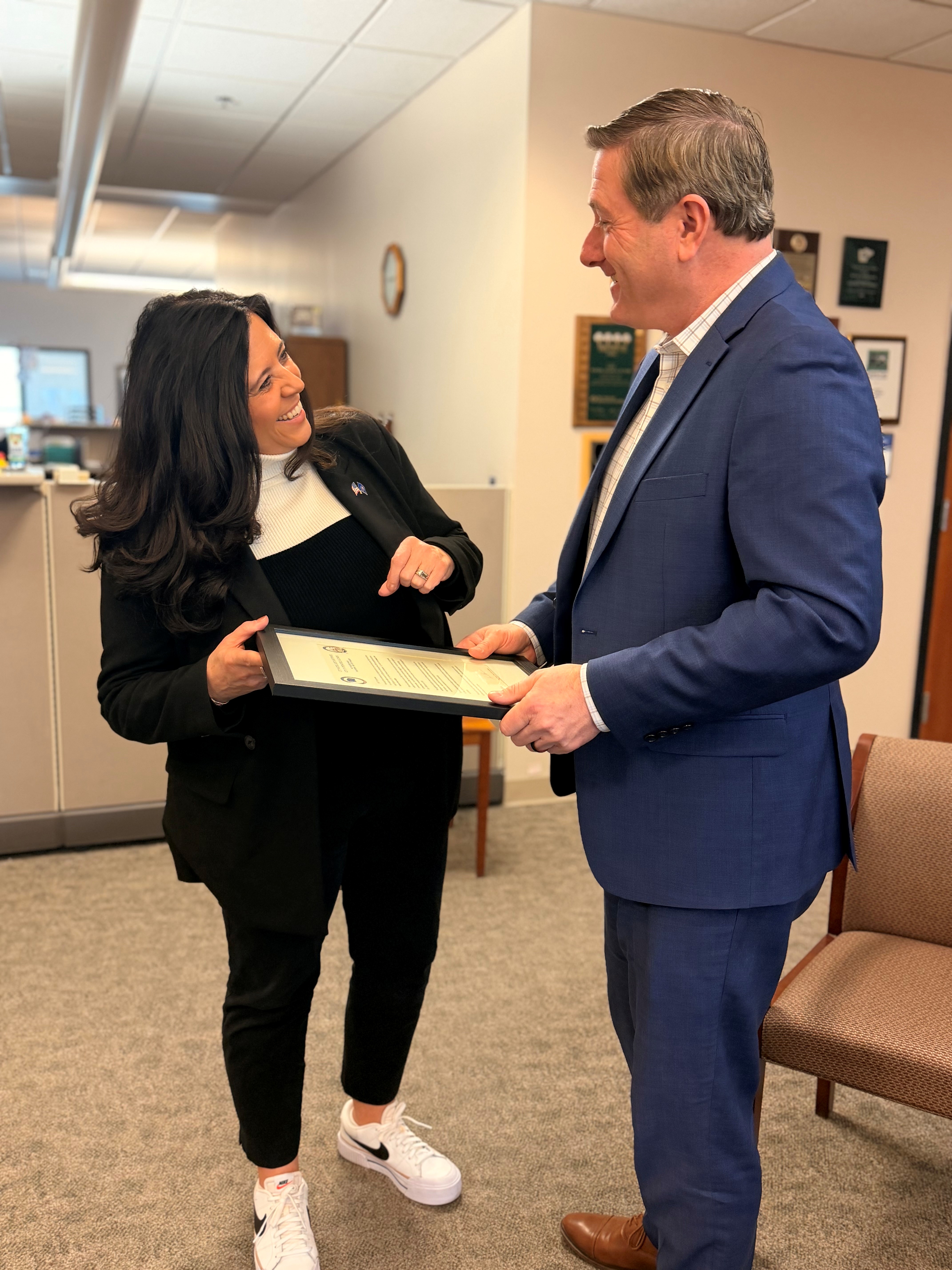 &nbsp;&nbsp;doug and mayor safety.jpg